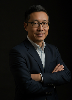 photo portrait d'un homme d'affaire d'origine asiatique, fond noir